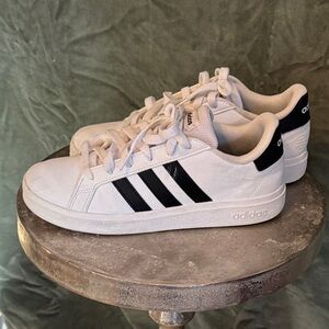 Adidas Kids White and Black Striped Sneakers | size 4